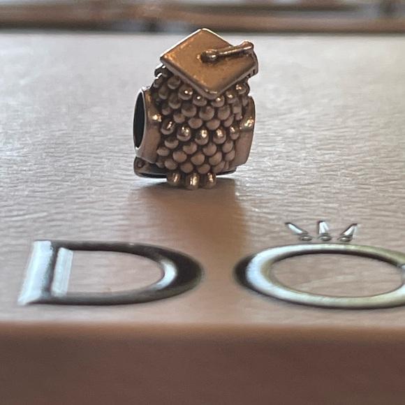 Authentic Pandora studious wise owl charm Sterling with clear and blue cz - Picture 4 of 7